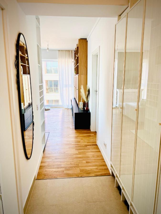 Exquisite - Two Bedroom Apartment Bukarest Exterior foto